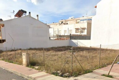 ESTUPENDO TERRENO HACIENDO ESQUINA EN MOLINA DE SEGURA.