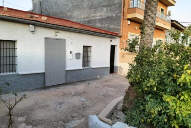 Bonita casa en el centro de Barinas con patio