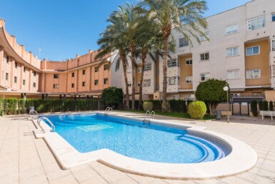 PISO EN EL PUNTAL – PLANTA BAJA CON PATIO, GARAJE, TRASTERO Y PISCINA COMUNITARIA