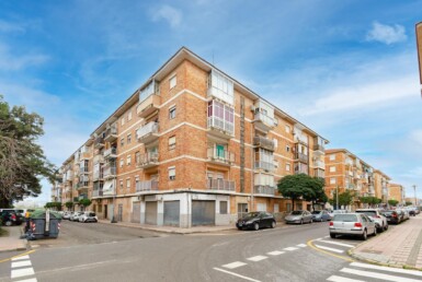 ¡Oportunidad Única en Cartagena! Piso Todo Exterior en Zona José María de la Puerta