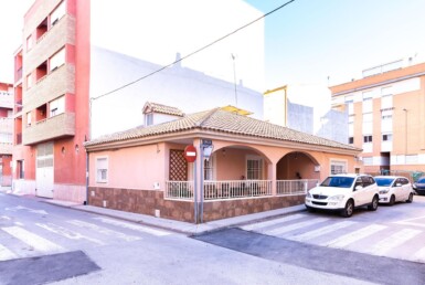 Casa independiente en Los Garres con doble parking