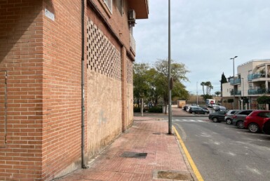 Gran local comercial o de viviendas de 675 metros en Avenida del Príncipe Alcantarilla