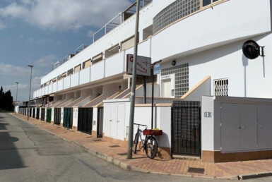 Piso tipo Dúplex en San pedro del Pinatar con apartamento en segunda planta