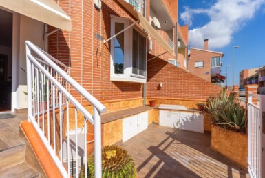 Encantador dúplex en El Puntal: Tu Refugio Ideal