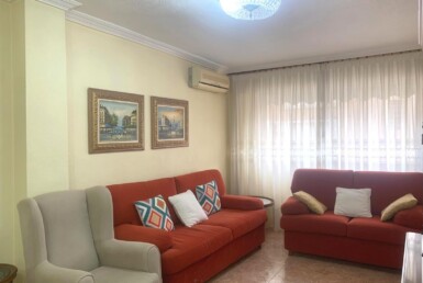 ¡Se vende en el Centro de Puente Tocinos Piso en buen estado!