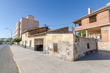 Oportunidad de compra.... Casa a reacondicionar en Cobatillas... 144 m² Suelo.