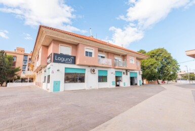 ¡Oportunidad Única! Local Comercial en Playa Punta Calera, Los Narejos