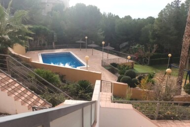 Triplex en Altorreal, con Piscina comunitaria