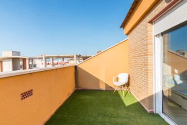 ATICO-DÚPLEX EN PUENTE TOCINOS CON PLAZA DE GARAJE Y TRASTERO