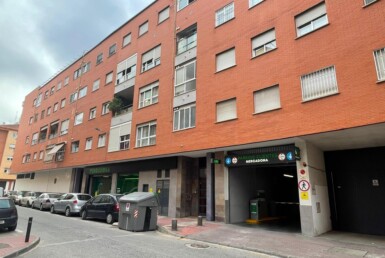 Se vende local comercial en Barrio del Carmen