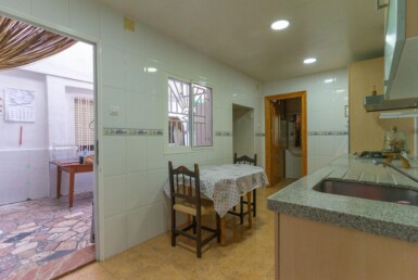 Oportunidad Única: Dos Casas Juntas para Reformar en el Corazón de la Ciudad