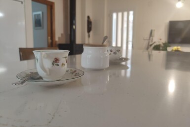¡Exclusivo chalet en Archena con espacios únicos para disfrutar!