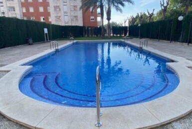 Piso junto a tranvía en Juan Carlos I con piscina, garaje y trastero